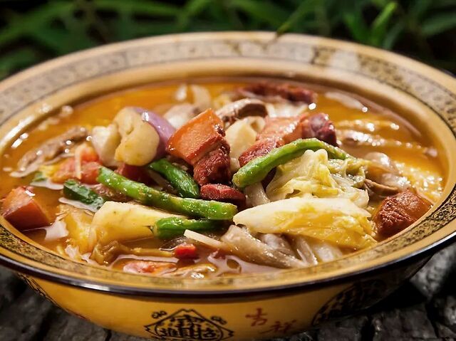 "乱炖"能代表东北的美食?它只是炖菜的减配版.在东北它"没有普遍性"!