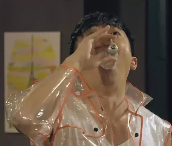 第四个:灯泡这个就有点像是之前很火的"灯泡糖"了,起初就是因为有人吃