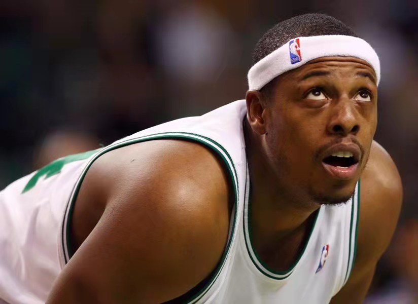 皮尔斯值得一提的是,这已经不是布朗第一次在场外遇到麻烦了.