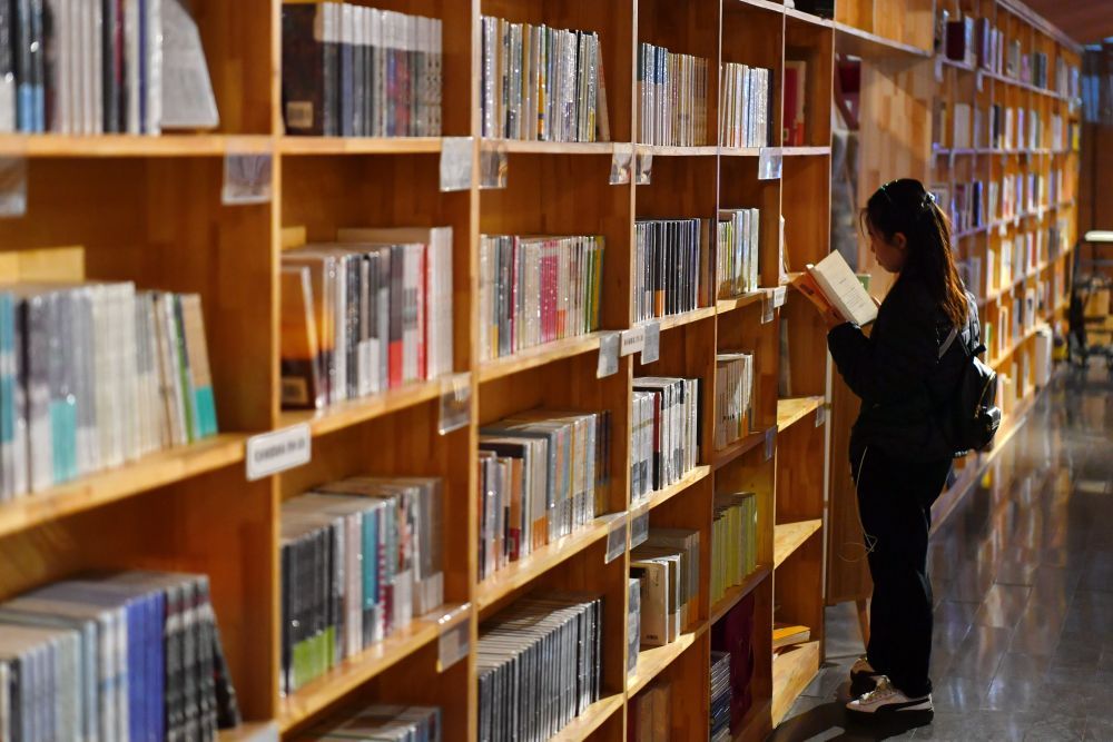 地下車庫裡的眾籌書店