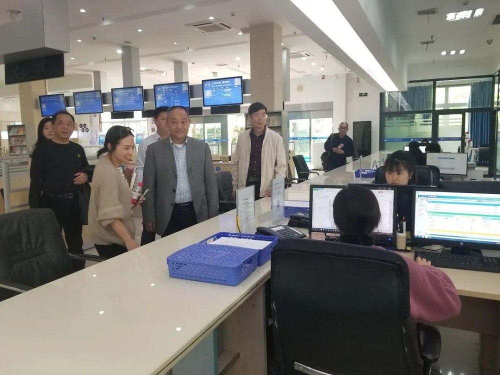 重庆市人才交流服务中心来足调研流动人员