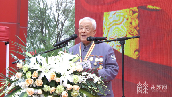 启动仪式现场,原第28军副政委李剑锋以"我在渡江战役中的经历"为题上