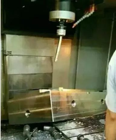 撞机的最高境界cnc加工那些最让人崩溃的瞬间引以为戒