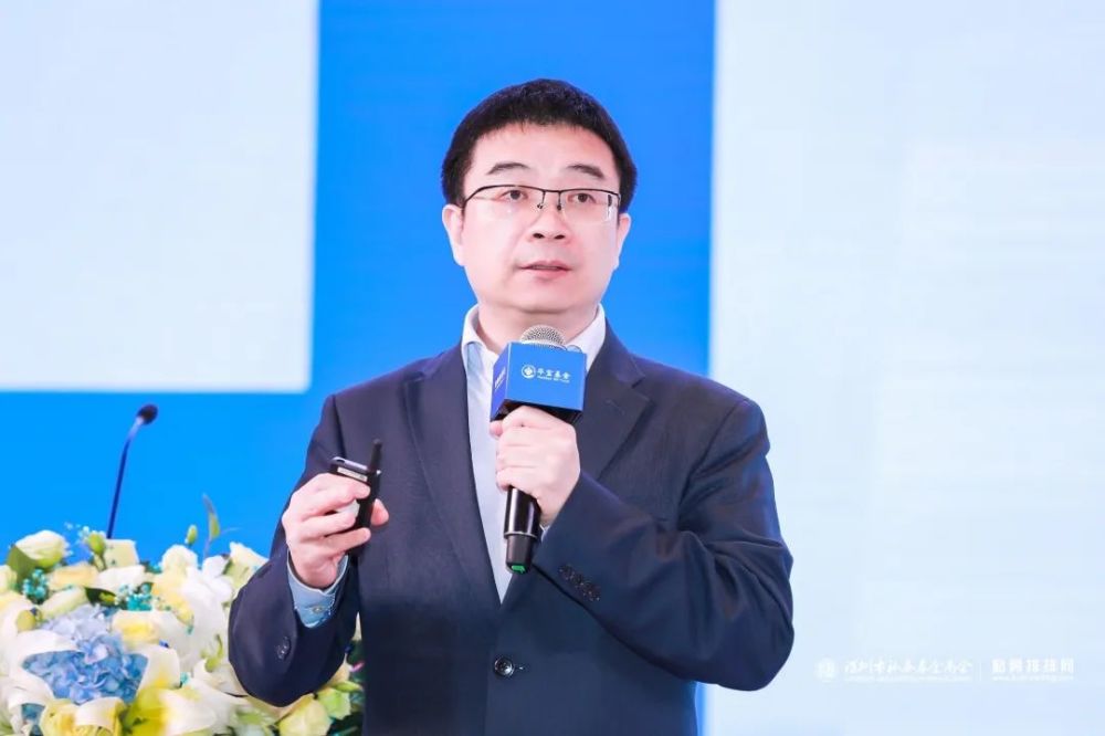 泓湖投资梁文涛宏观策略如何穿越牛熊把握绝对收益