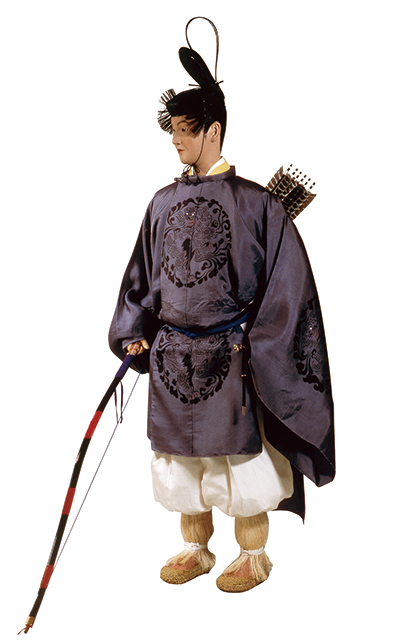 「褐衣」本是侍奉贵族的下级武官装束(狩衣的一种),由褐布染成蓝色或