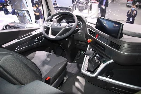 5gl4红岩杰狮h6智能纯电重卡硬核亮相上海车展卡车之友网