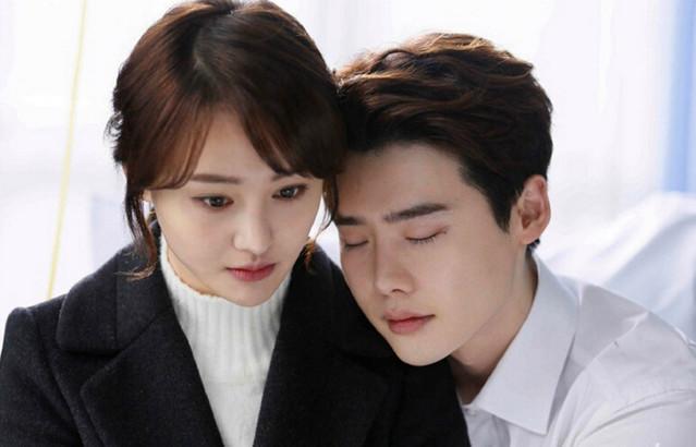 郑爽演员认证已恢复翡翠恋人却定档2030年到时还能看