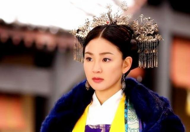 司马昱去世以后,他的儿子司马曜继承了大统,封李陵容为皇太妃.