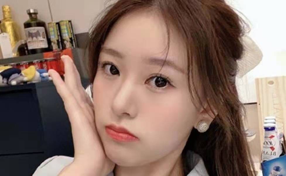 百万网红世妍比项思醒还海同一酒店约4男生本人发律师函回应