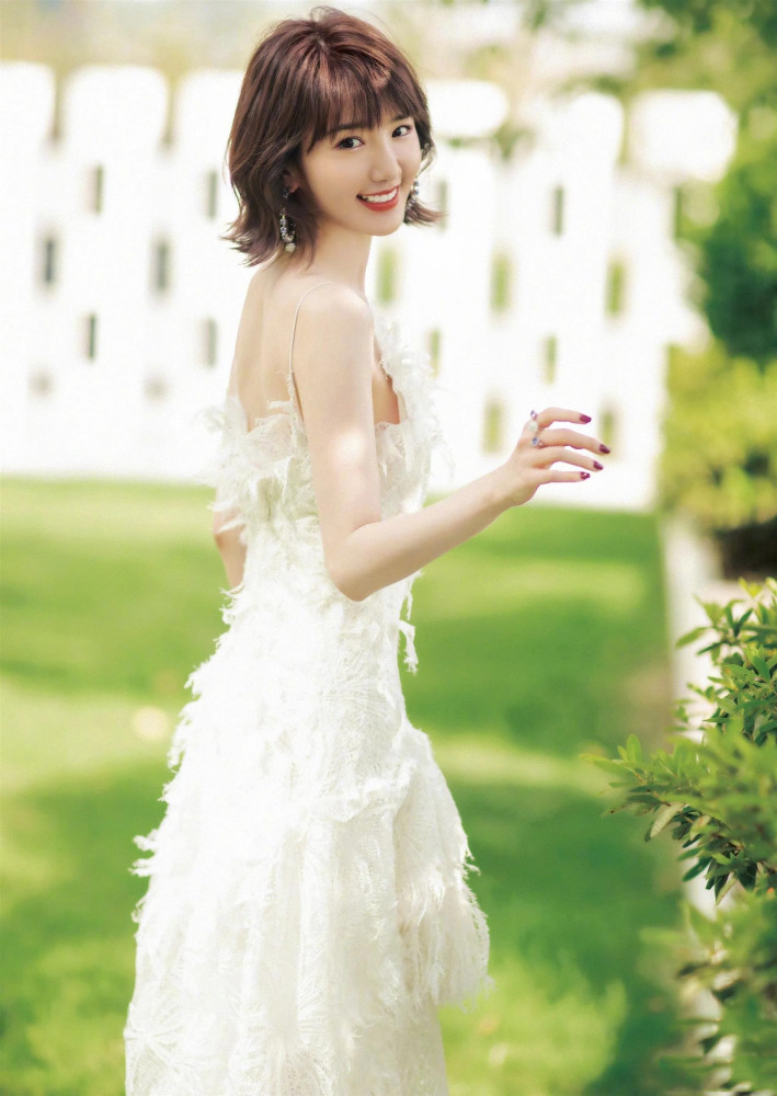 毛晓彤本色出演穿粉色公主裙扮迪士尼公主太可爱了