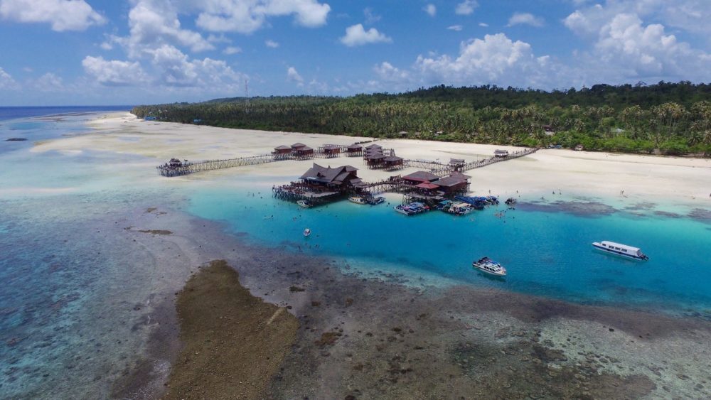 8万平方公里的岛屿,是目前全球第三大岛.