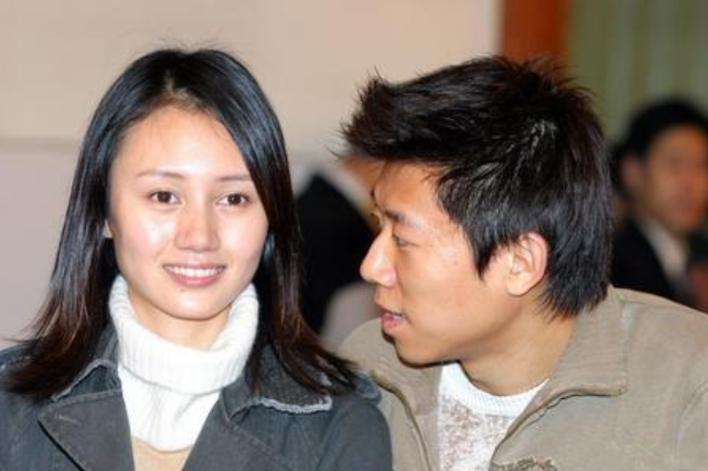 只因为那一瞥,让夏雨决定要追求这个女生.