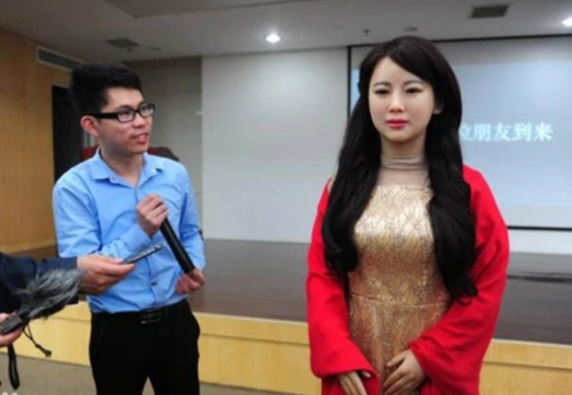 女性机器人火了做工太逼真却遭女性抵制为什么呢