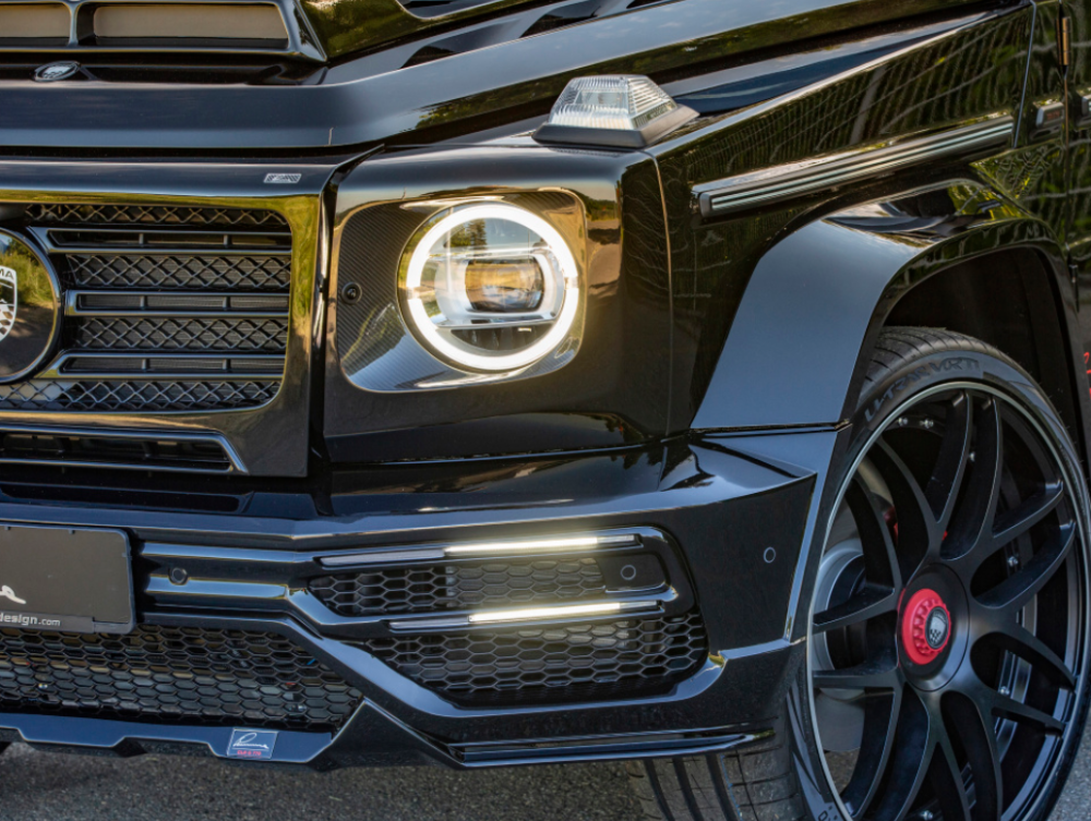 从外观上来看,lumma clr g770的车身保留的是奔驰g级那种方盒子的造型