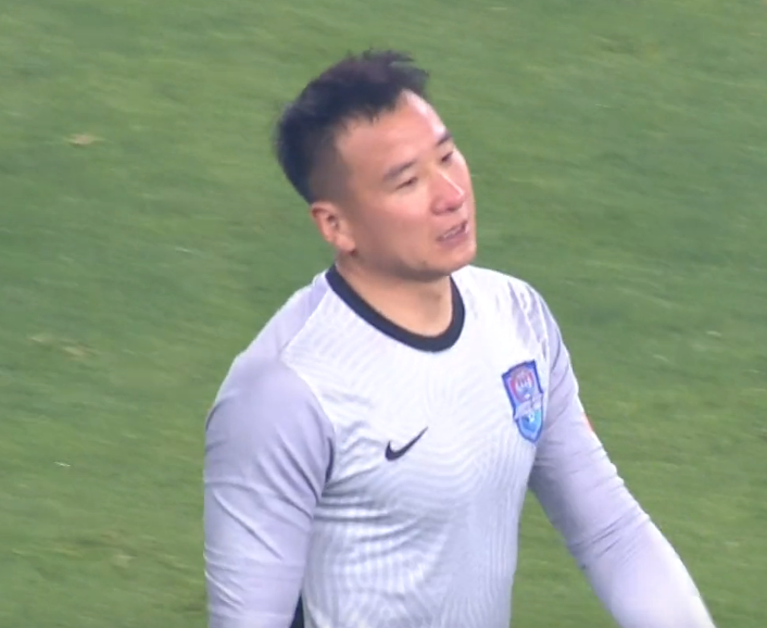 于根伟肯定了球员们的拼搏精神,而且透露,球队首发球员李想实际上早就