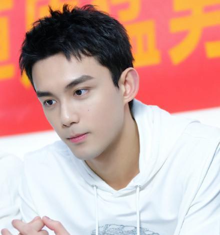 长歌行草原猛男团观影会吴磊为一场戏健身四个月