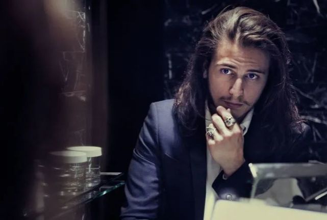 eilish(比利·艾利斯)的男友matthew tyler vorce(马修·泰勒·沃斯)