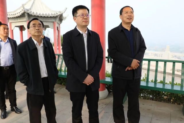 调度培训会后,王维唐一行还深入我区山底村,万亩秀林,李庄储备林项目