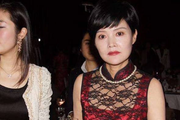 眼看中,与著名导演相恋多年被抛弃,今复出反响平平|马晓晴|复出|导演