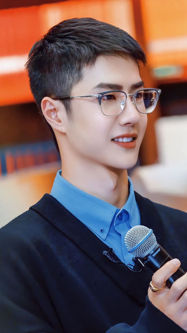 王一博壁纸你的嘴唇真好看适合说爱我更适合吻我