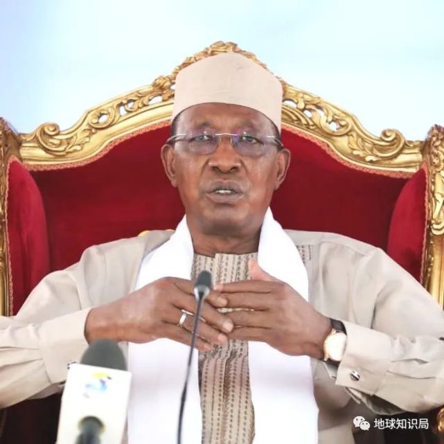 总统上前线,却意外阵亡……|乍得|反政府武装|伊德里斯·代比|总统