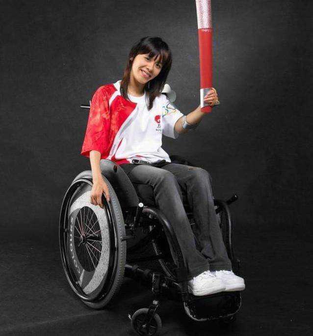 体操女神桑兰,赴美比赛瘫痪22年,如今的她怎样了?