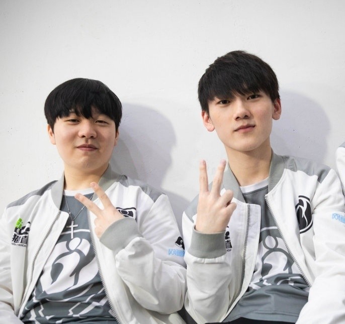 rookie因故取消直播发博道歉阿水现身评论肉鸡懵了狂发问号