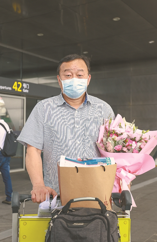 "管爷"八战八捷归来 瑞丽疫情两周内得到有效控制|瑞丽|管向东|云南