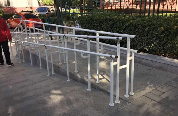 《关于老旧小区综合整治实施适老化改造和无障碍环境建设的指导意见》