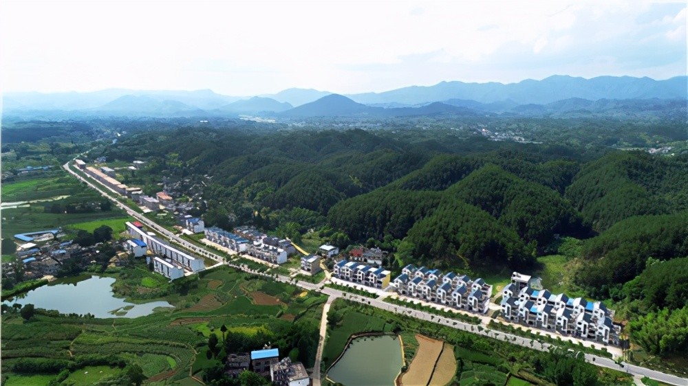 湖北省崇阳县绘就乡村新蓝图建设美丽新天府