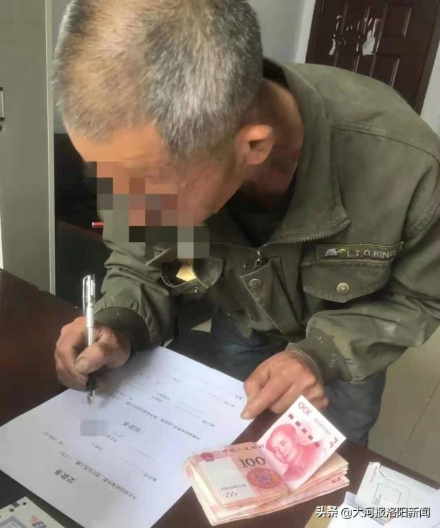 儿子欠债1500元玩失踪年迈父亲卖粮替子还钱