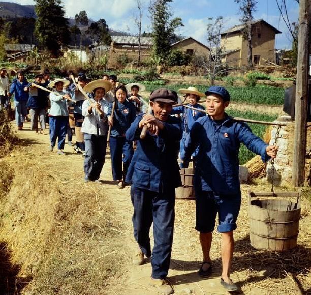 老照片1971年中国农村生活的场景平凡朴素让人怀念的年代