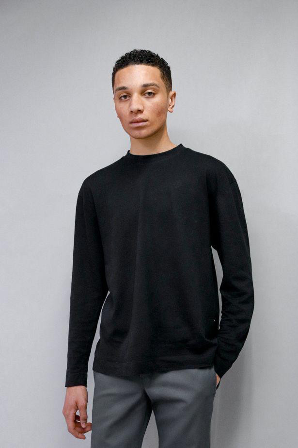 17岁少年被选为英国最英俊的男人,有四分之一中国血统,帅吗?