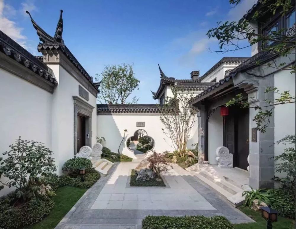 收集中式庭院优雅的样子