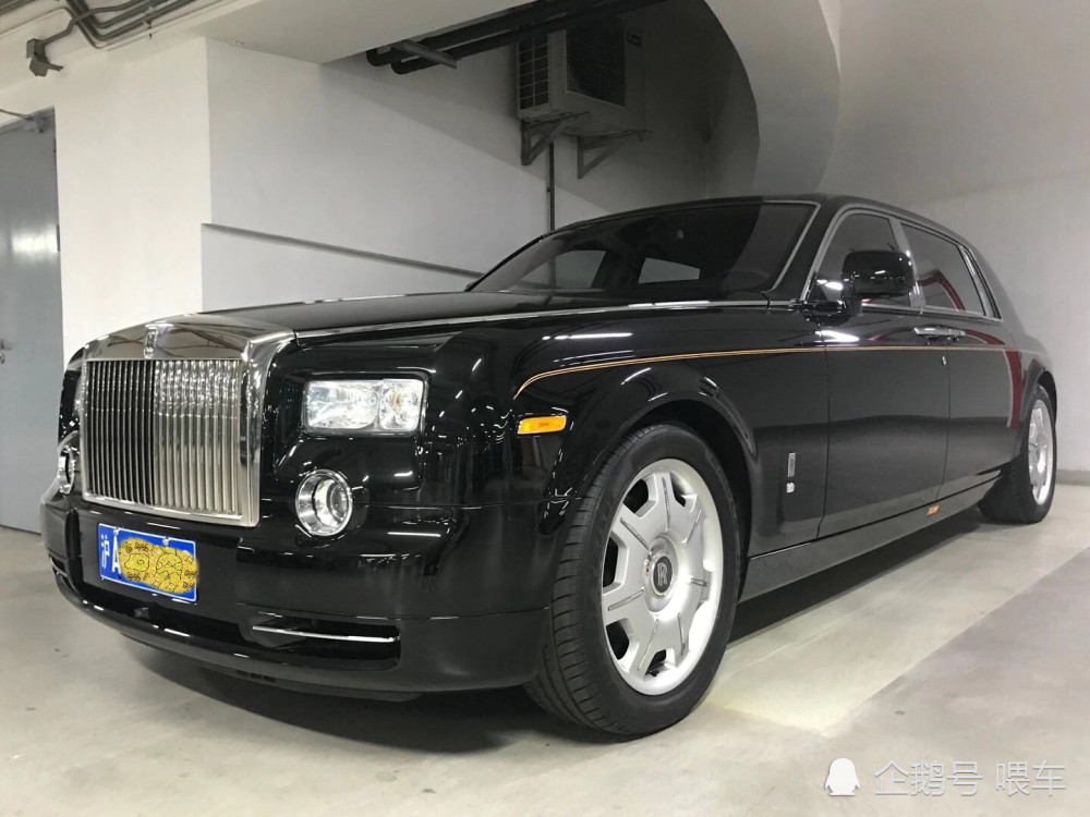 王思聪停豪车的车库最多的时候停7台现在空空荡荡