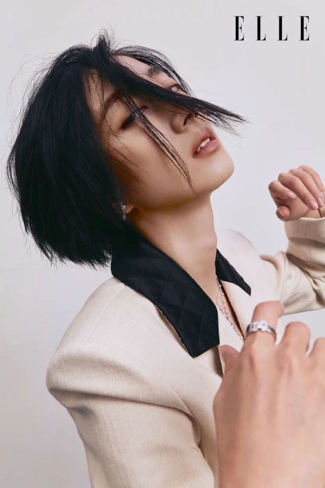 组图:文艺女神桂纶镁慵懒优雅写真大片_腾讯新闻