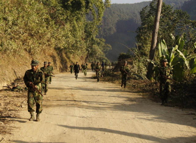 叛变缅甸30多名军方士兵放弃抵抗两处军事要塞被独立武装攻占