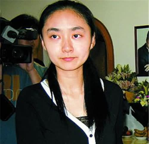 悲情丛飞资助183个孩子打水漂夫妻接连早逝5岁女儿成孤儿