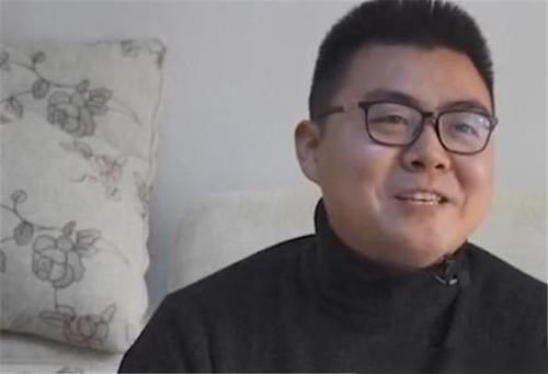 错换的人生28年,对郭威来说,是难以接受的,当初,姚爸到派出所第一次见