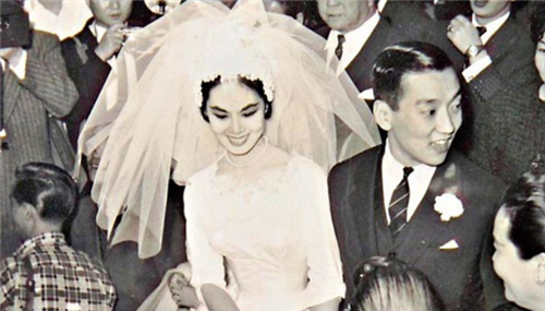 尽管林黛也曾表示不会嫁给龙绳勋,但林黛与龙绳勋来往久了,却还是陷入