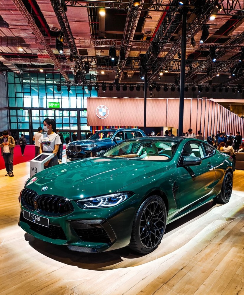 性能比肩超跑宝马m8赛车绿亮相车展