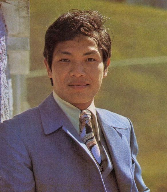 王钟生病去世细节曝光,生前隐姓埋名开出租车,弟弟