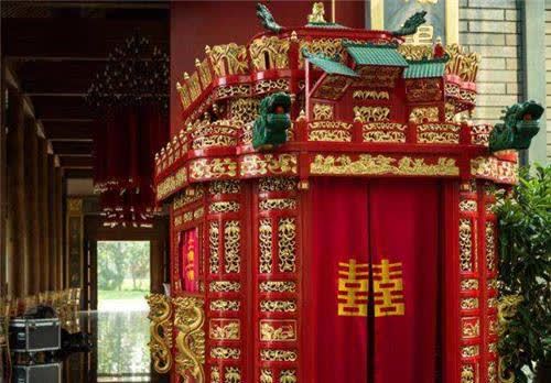 古代花轿内部是啥样?豪华程度丝毫不输百万豪车,和电影完全不同