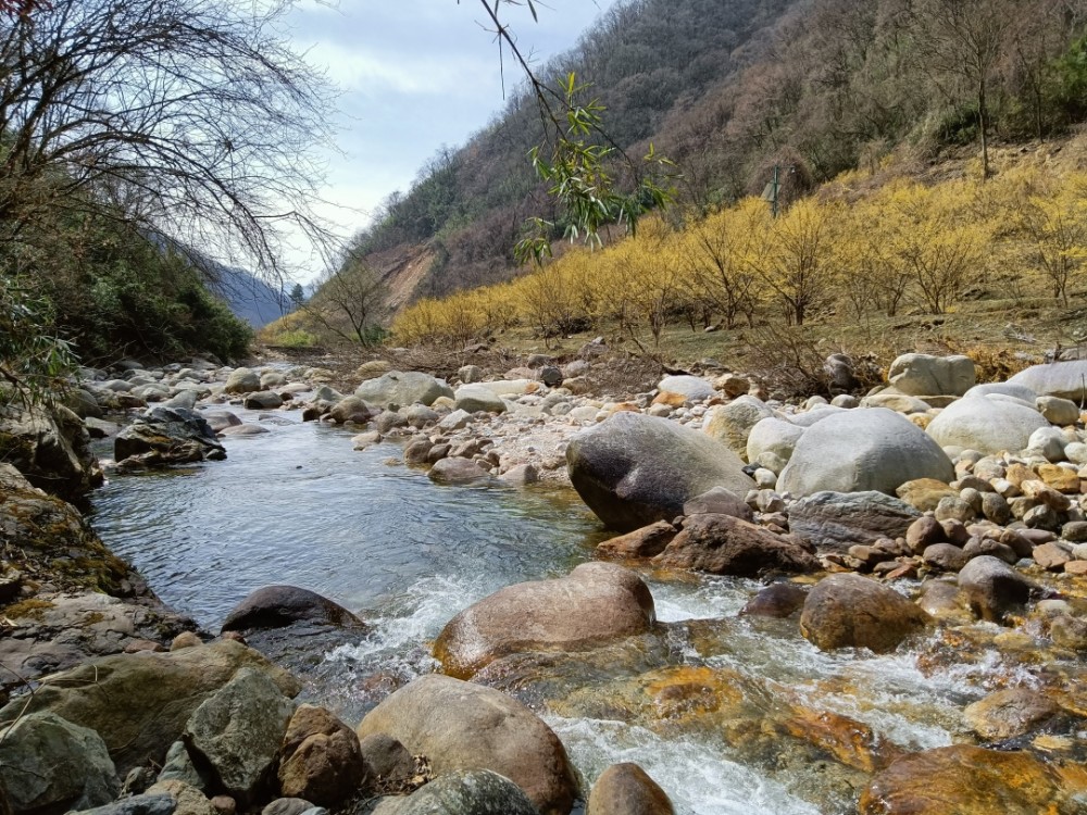 山沟沟风景图片