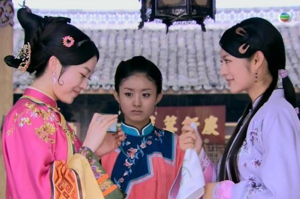 中,冯绍峰饰演男主角陈朝宗,赵丽颖饰演无名氏丫鬟;2008年电视剧