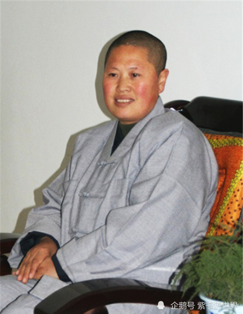 毕业后选择遁入空门,18年坚持做一件事令人敬佩|智宏法师|清华大学