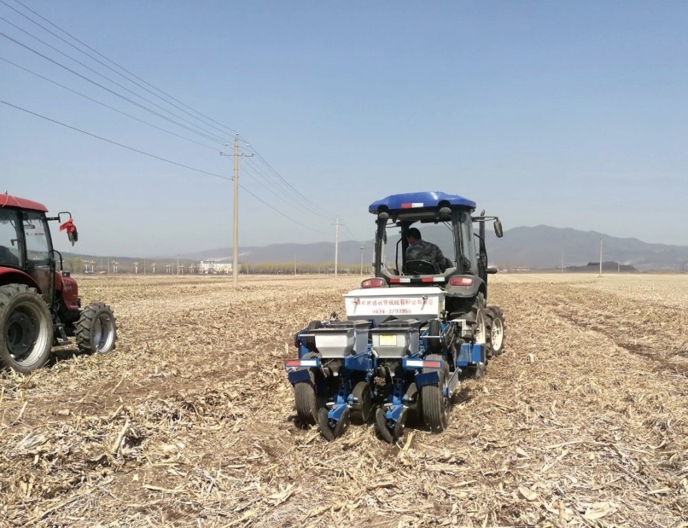免耕播种怎么样现场来示范