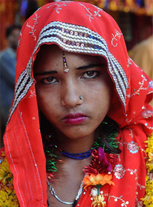 古印度另类童婚习俗:60岁老头娶7岁女孩,最小出嫁年龄仅4岁