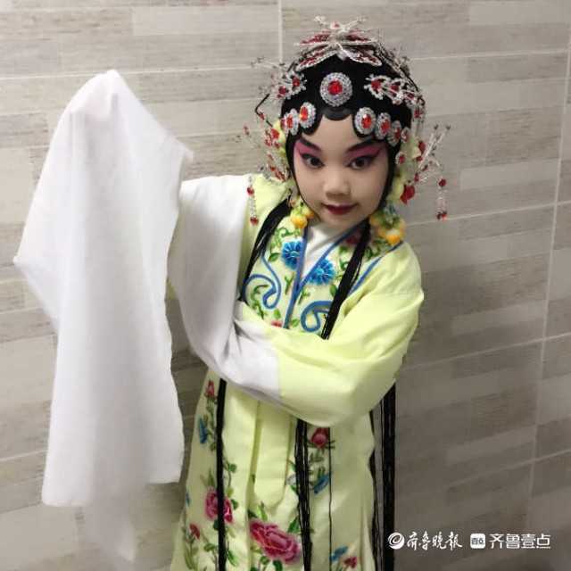 我和我的工装|京剧小演员:因热爱而坚持,戏服就是"我的工装"