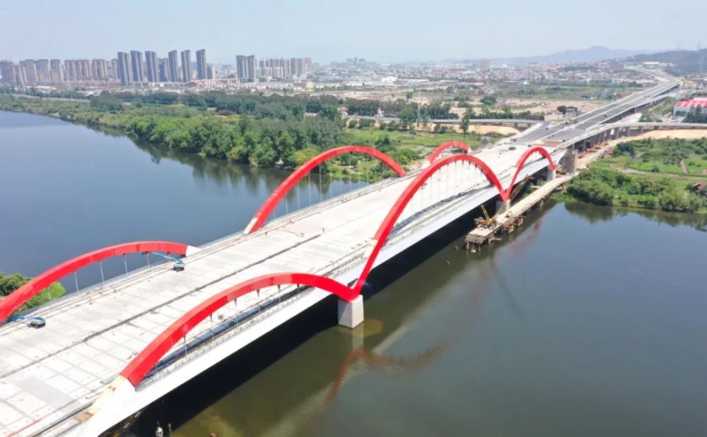 漳州市区九龙江上又一大桥全线贯通